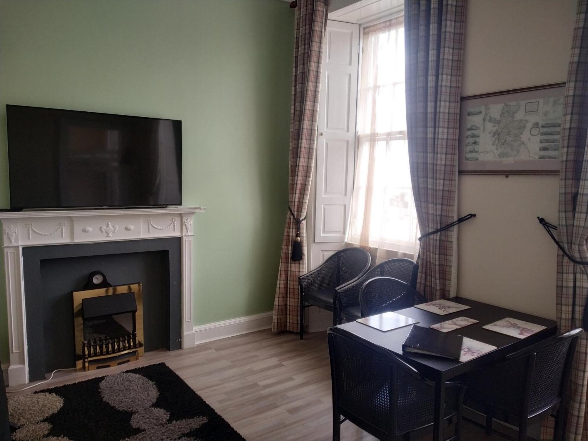 Glasgow City Charlotte Service Aparments ภายนอก รูปภาพ