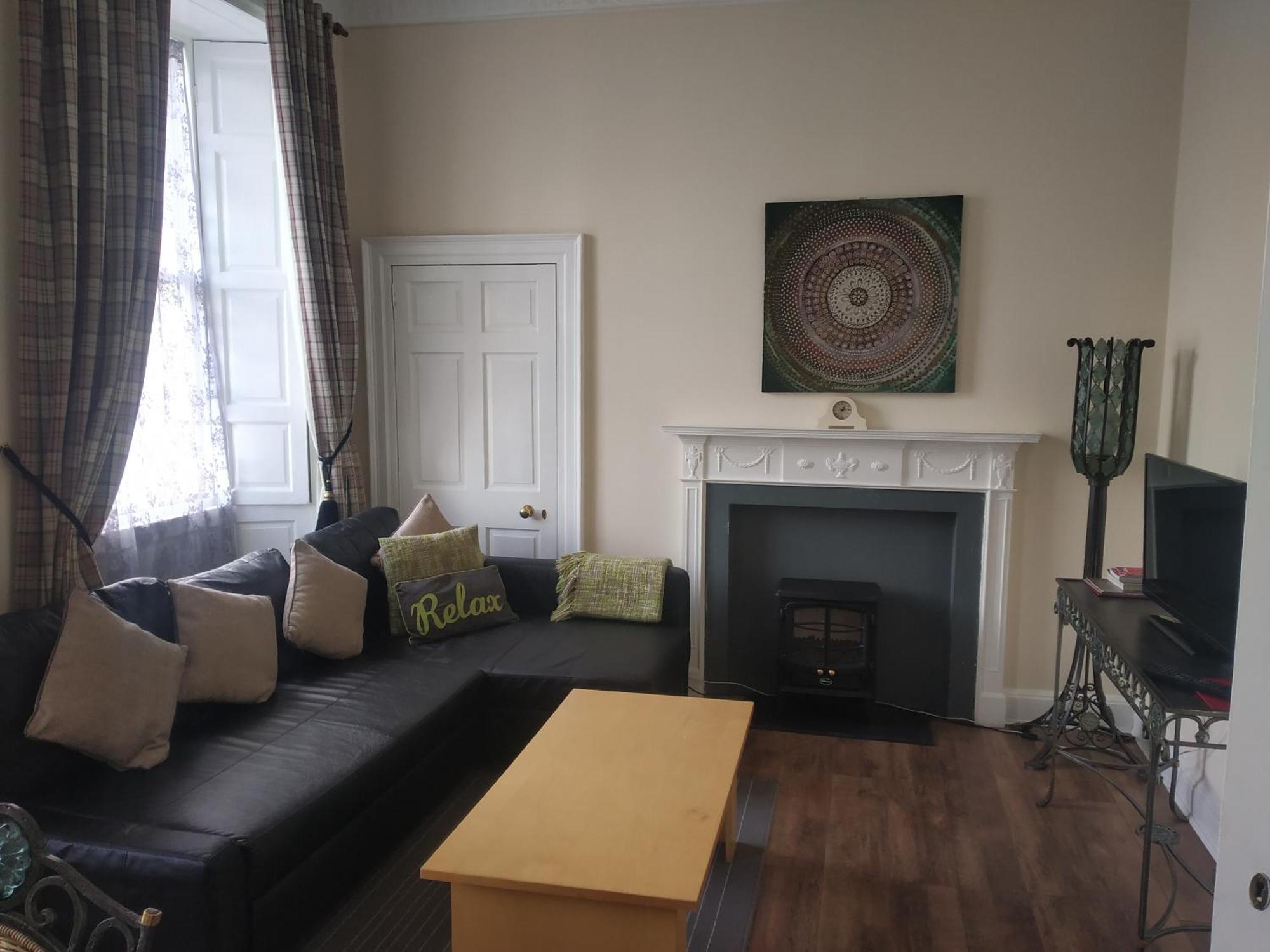 Glasgow City Charlotte Service Aparments ภายนอก รูปภาพ