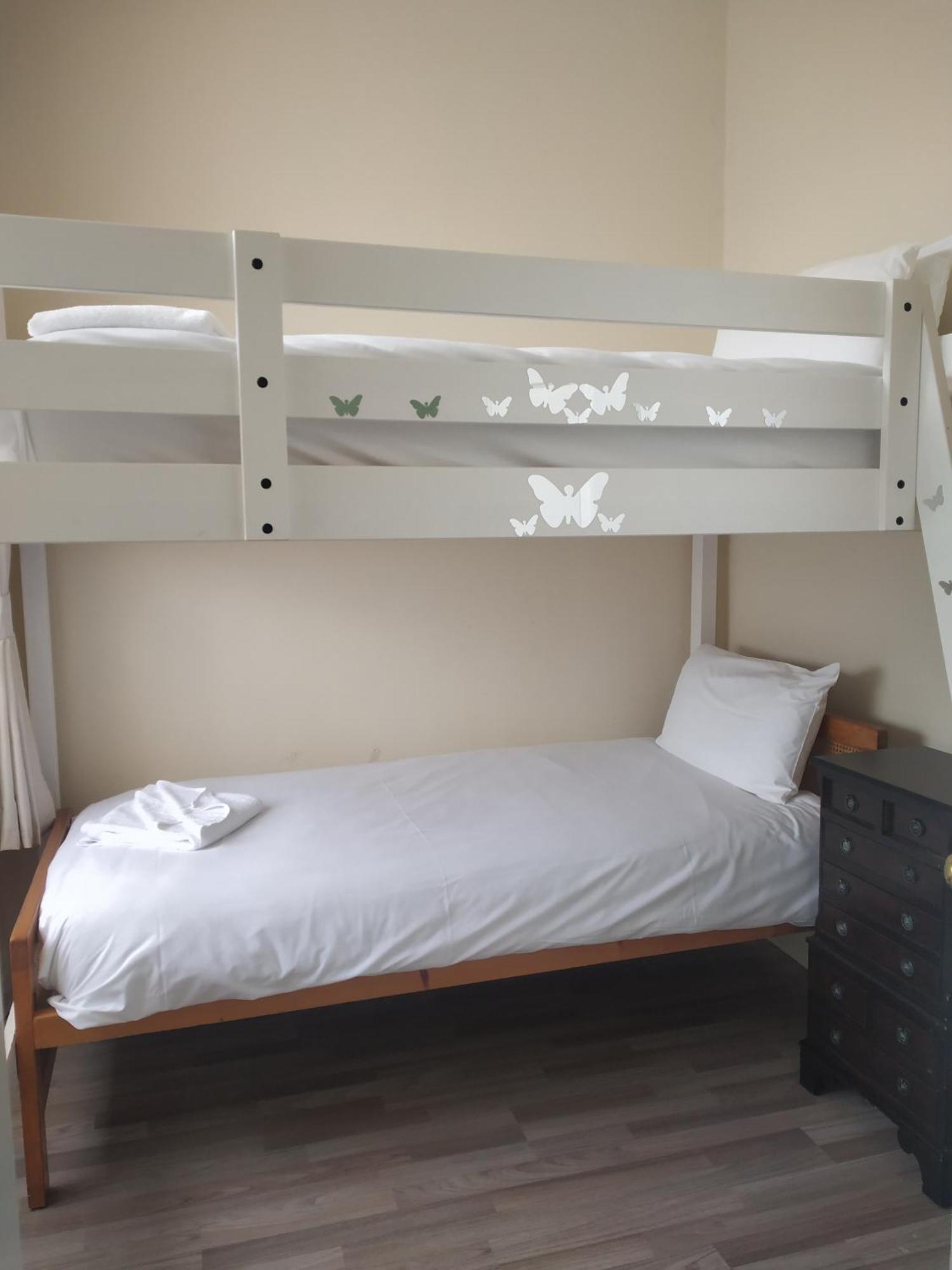 Glasgow City Charlotte Service Aparments ภายนอก รูปภาพ