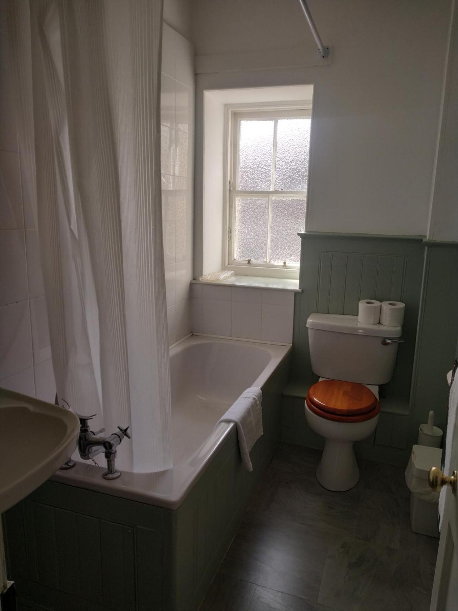Glasgow City Charlotte Service Aparments ภายนอก รูปภาพ
