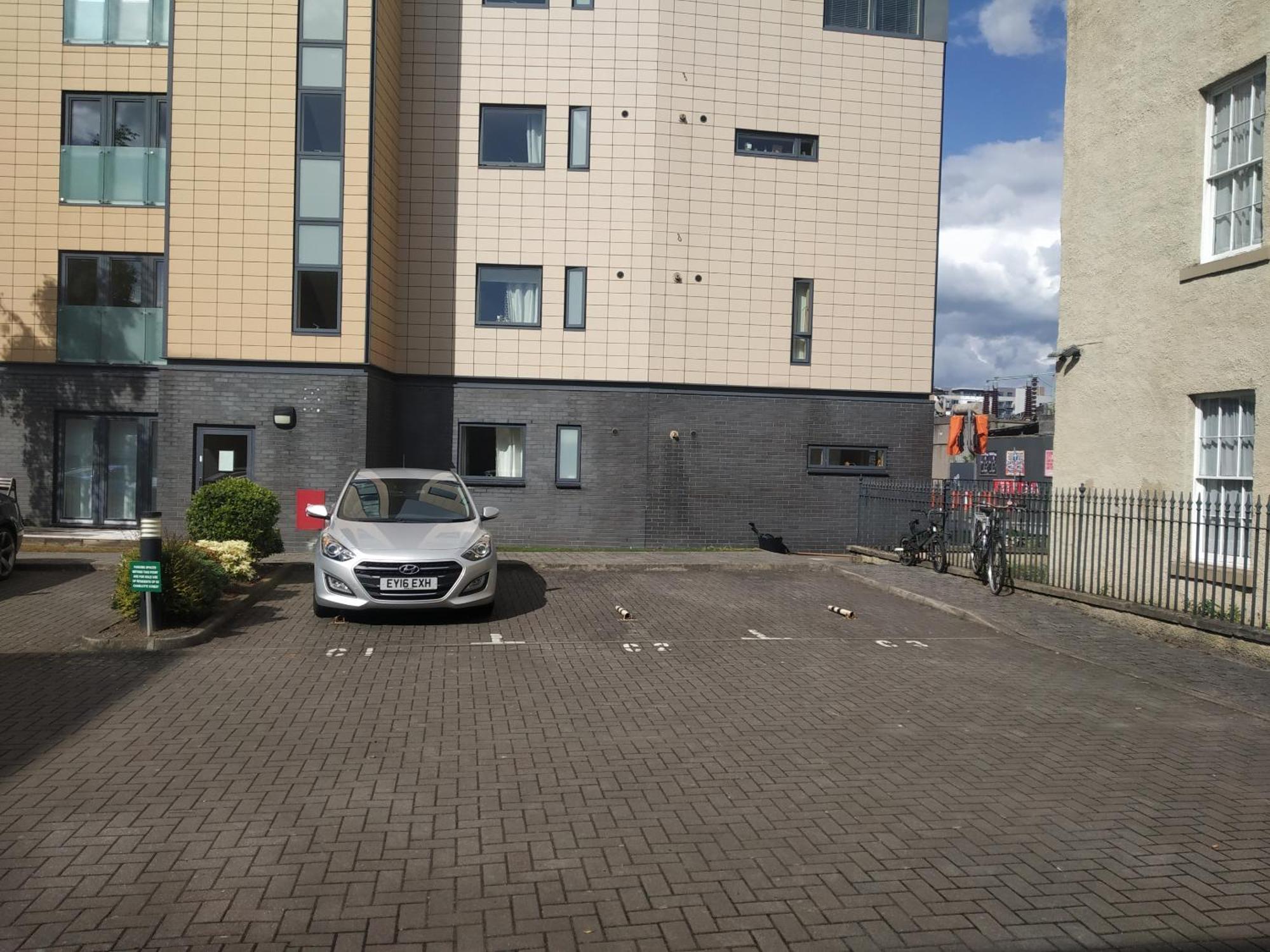 Glasgow City Charlotte Service Aparments ภายนอก รูปภาพ